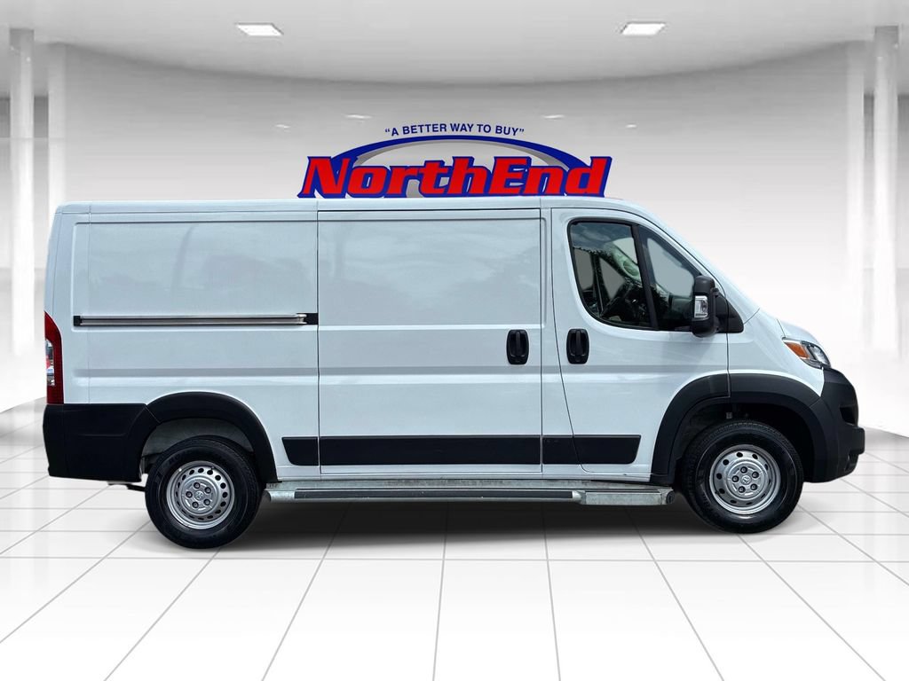 Used 2025 RAM ProMaster 2500 w/ U-Haul Equipment Group FWD image 8