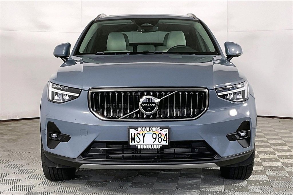 Used 2023 Volvo XC40 B4 Plus w/ Driver Assist Package image 2