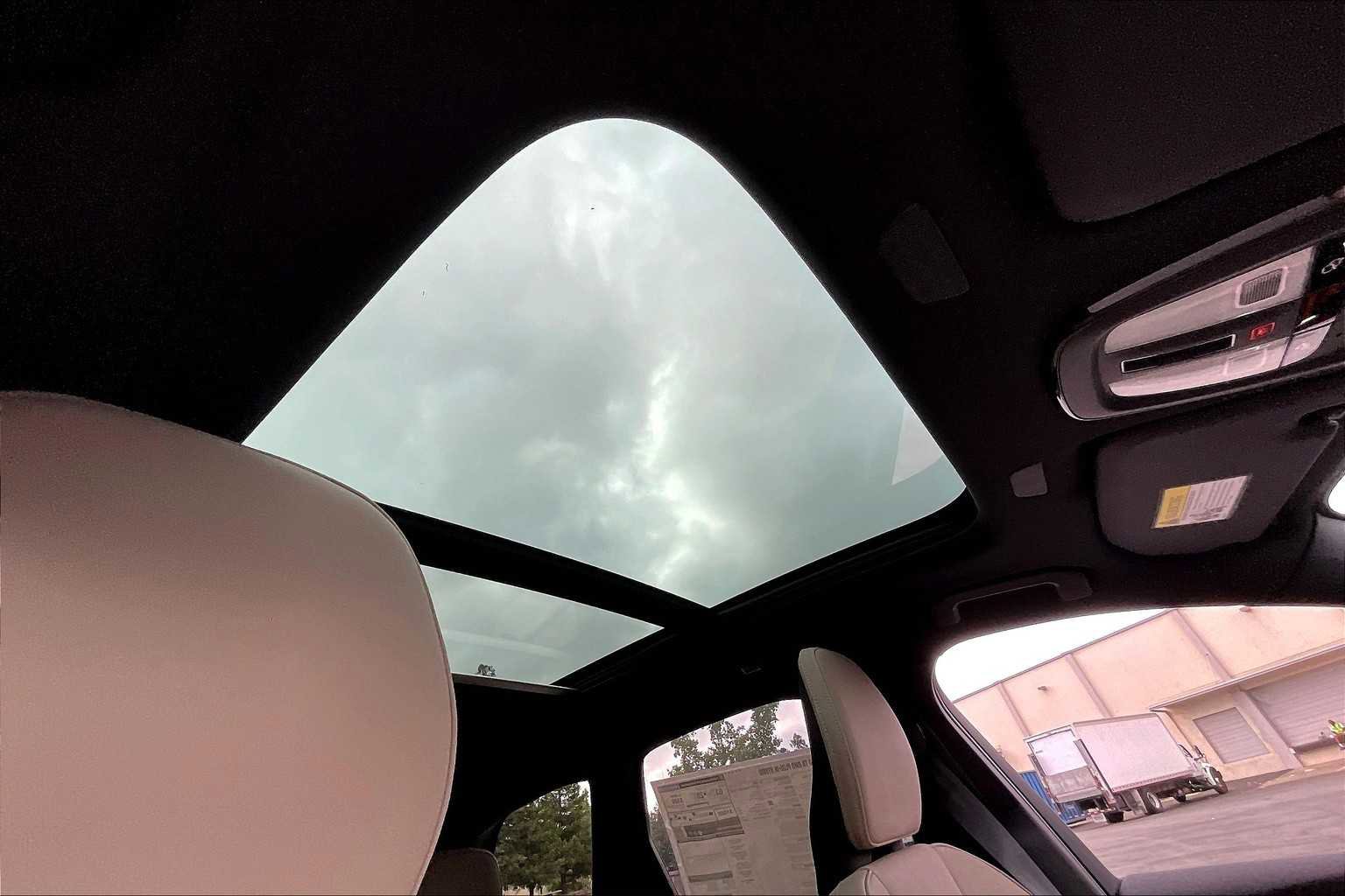 New 2026 Volvo XC60 T8 Plus w/ Protection Package Premier image 29