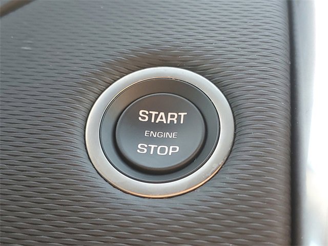 Used 2024 Land Rover Discovery Dynamic SE image 28