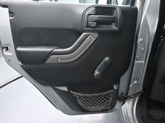 Used 2013 Jeep Wrangler Unlimited Sport w/ Connectivity Group image 40