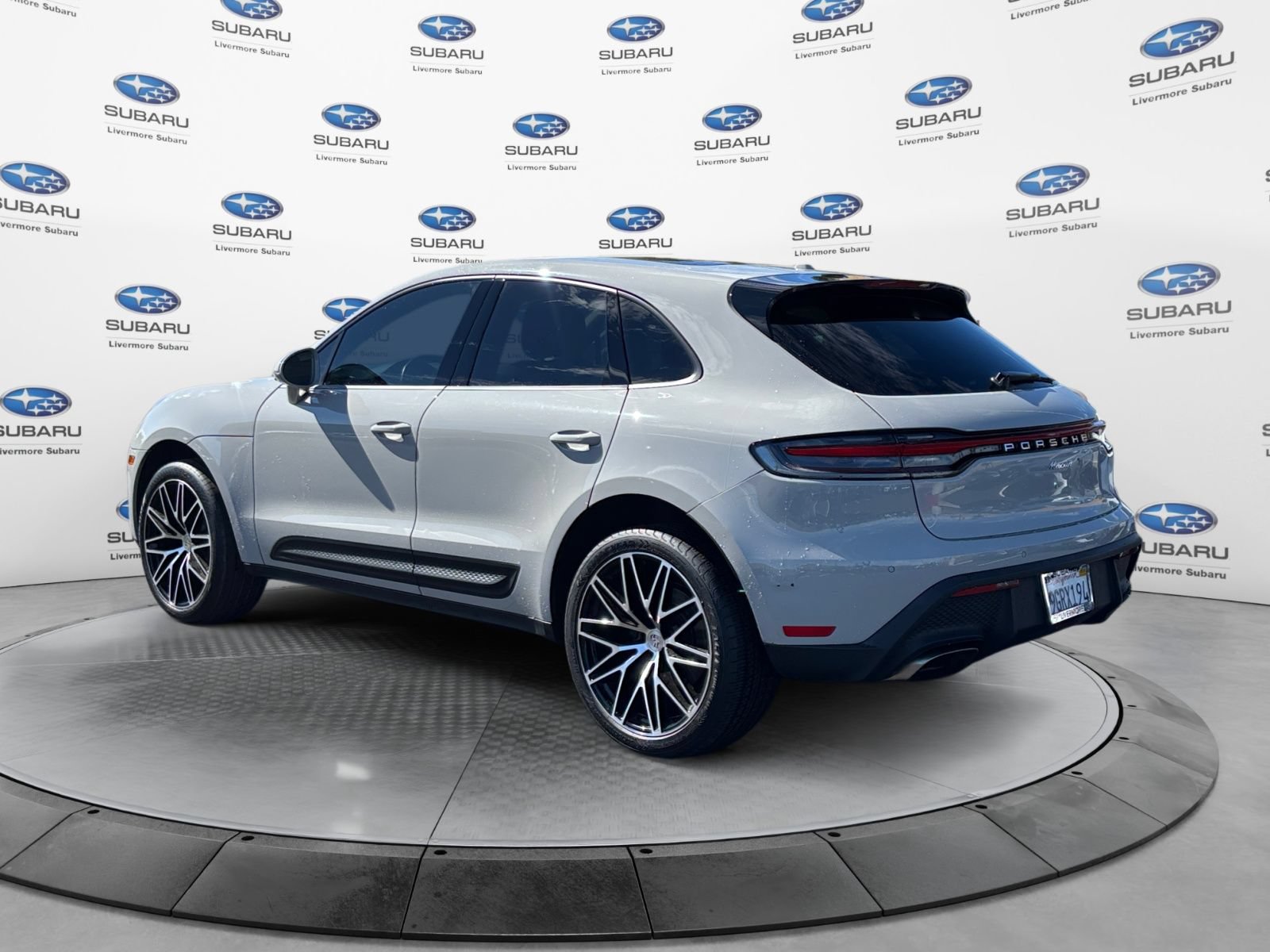 Used 2023 Porsche Macan AWD/4WD image 4