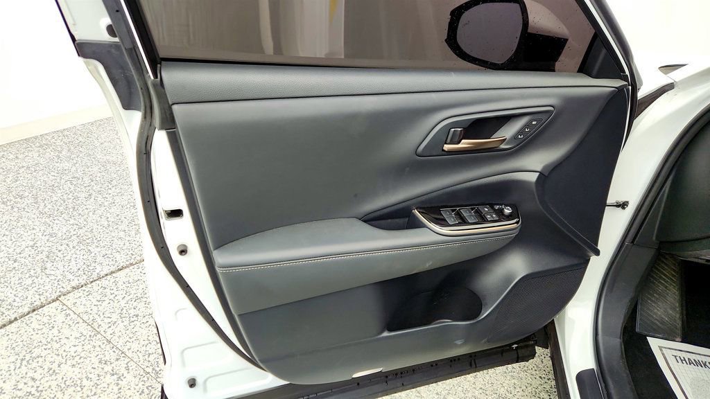 Used 2024 Toyota Crown AWD/4WD image 11