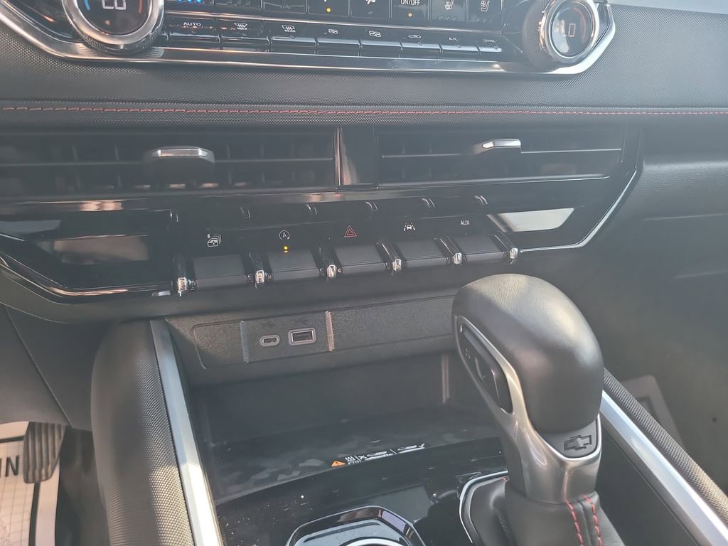 Used 2023 Chevrolet Colorado Z71 w/ Z71 Convenience Package 2 image 19