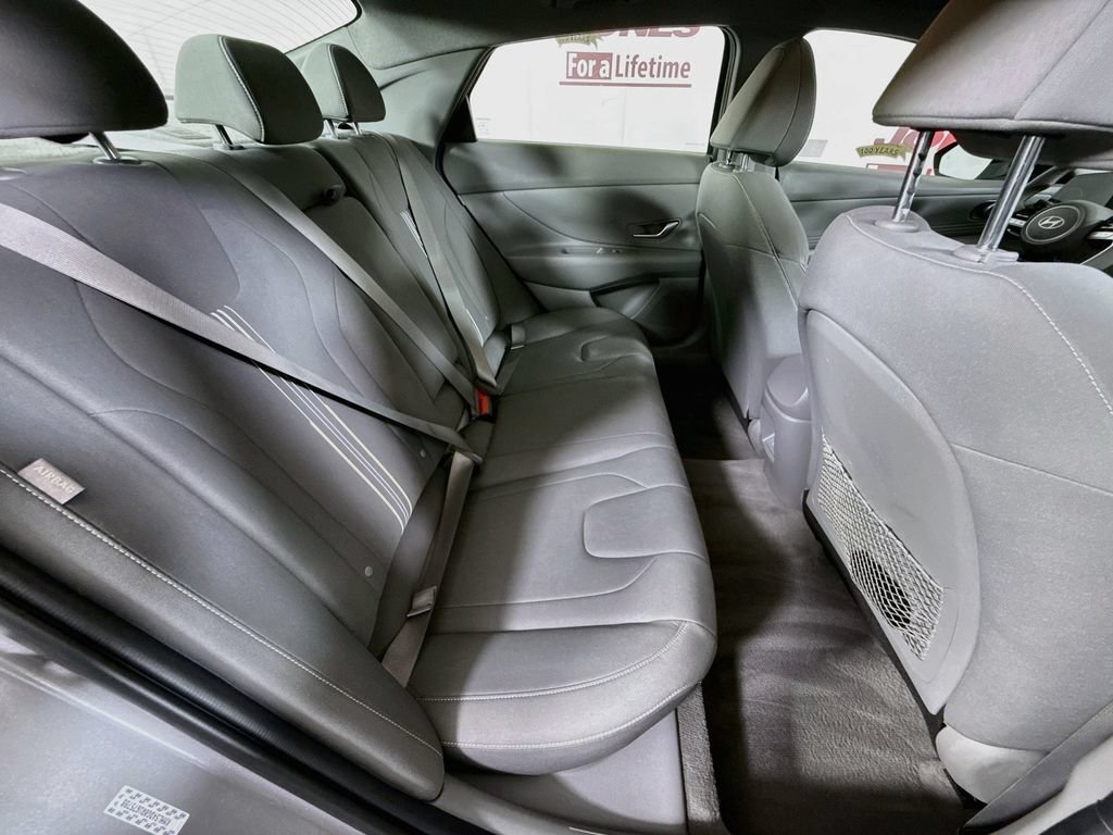 Certified 2024 Hyundai Elantra SEL w/ Convenience Package FWD image 31