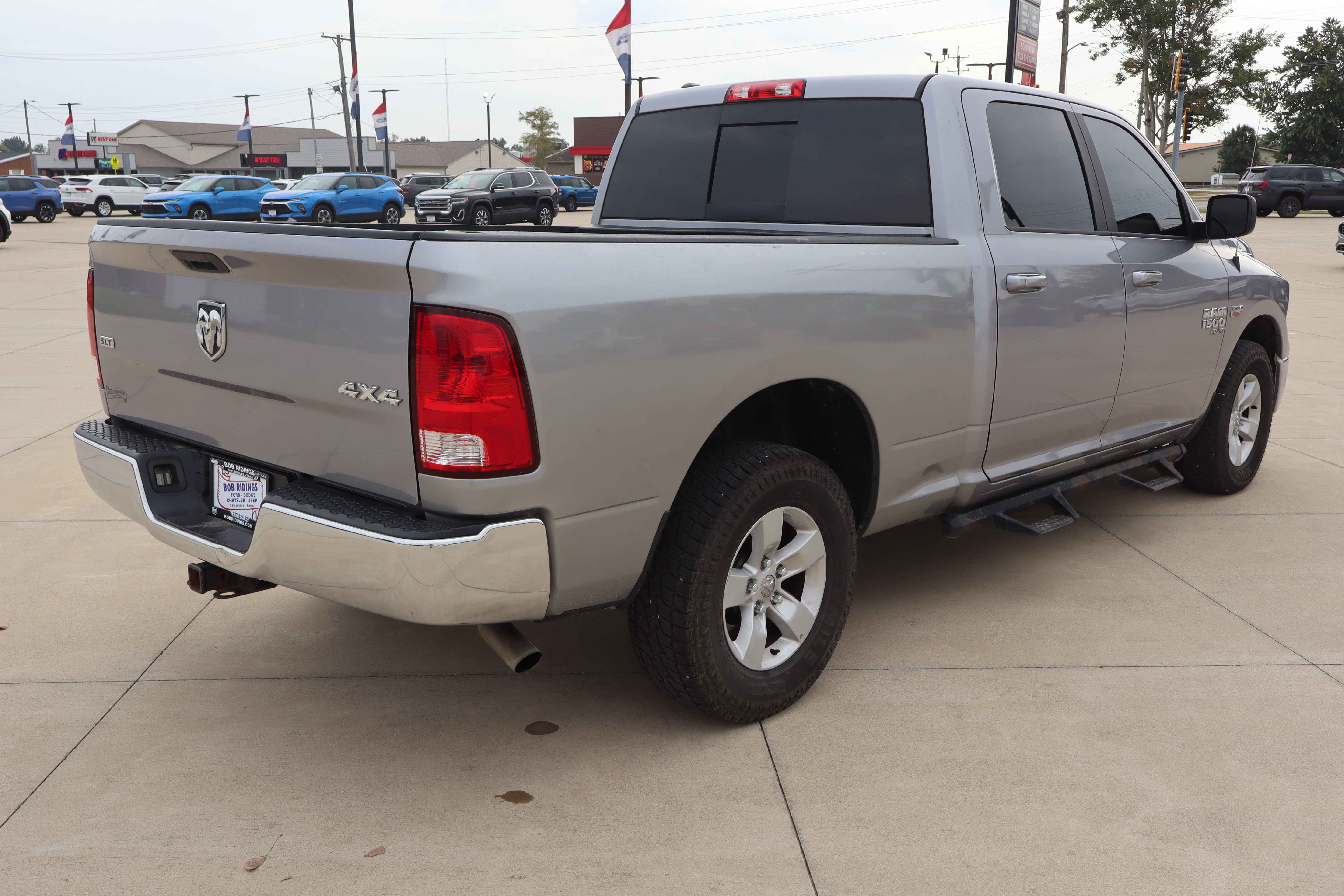 Used 2020 RAM 1500 Classic SLT AWD/4WD image 6