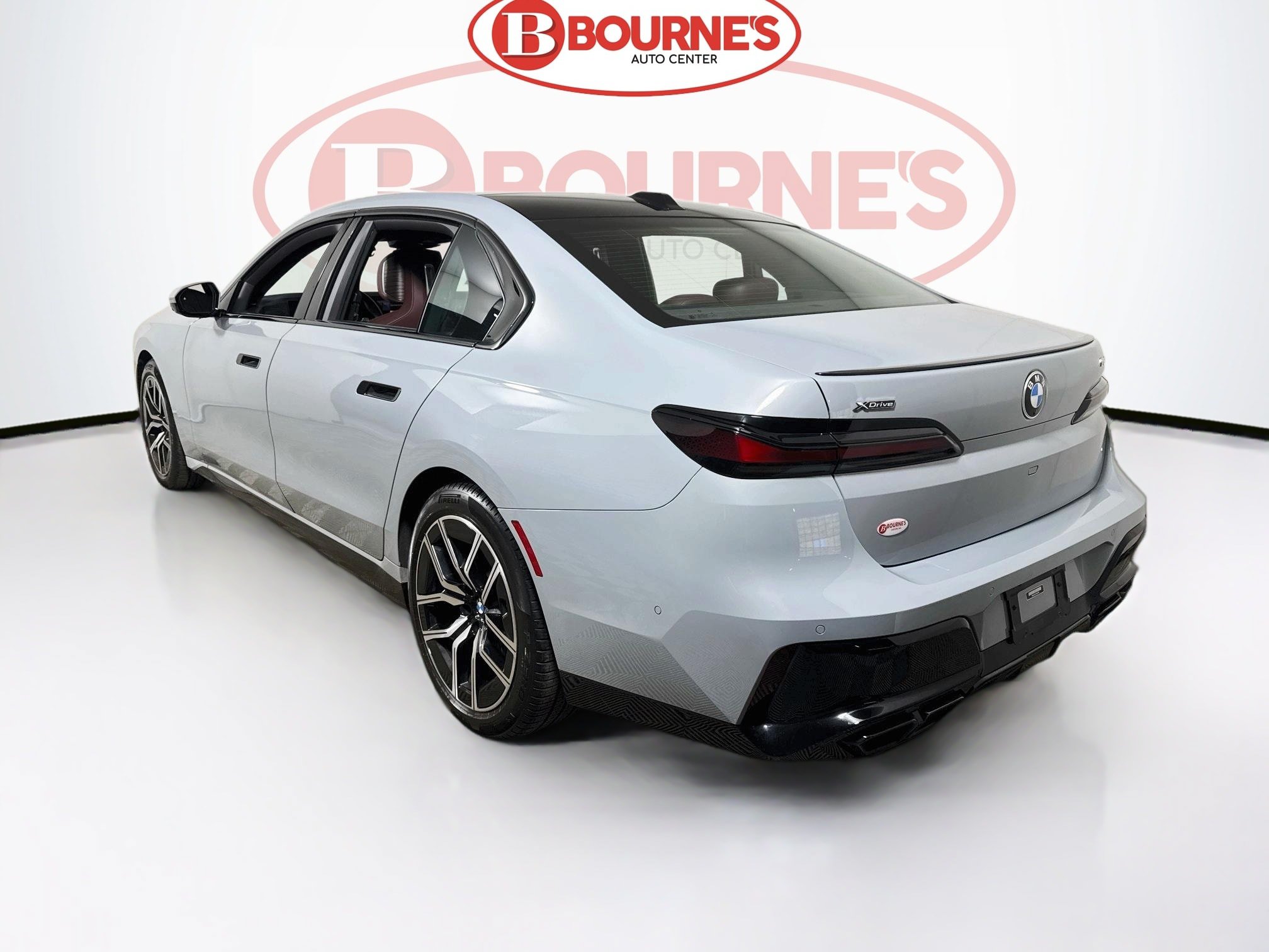 Used 2023 BMW 760i xDrive AWD/4WD image 10