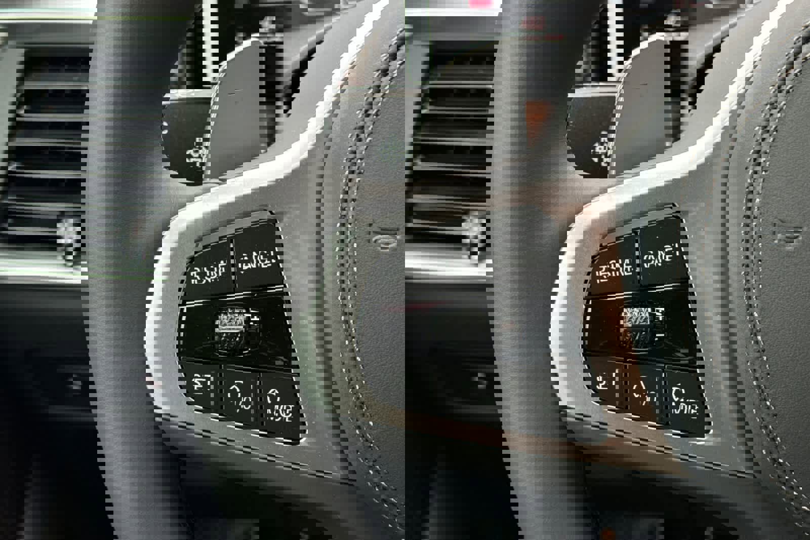 New 2026 BMW X6 xDrive40i image 25