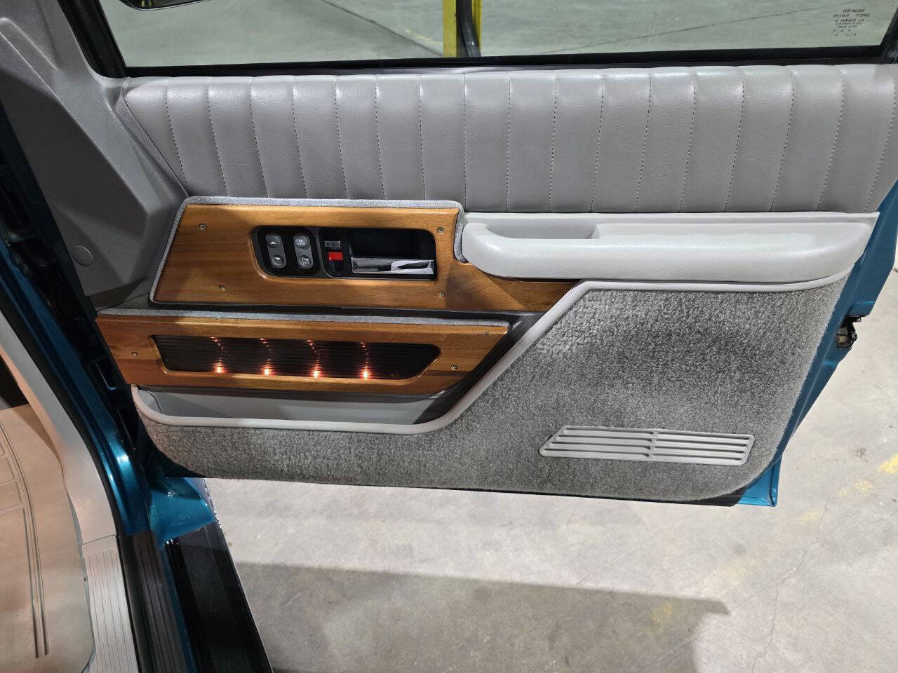 Used 1993 GMC Sierra 1500 2WD Regular Cab image 36