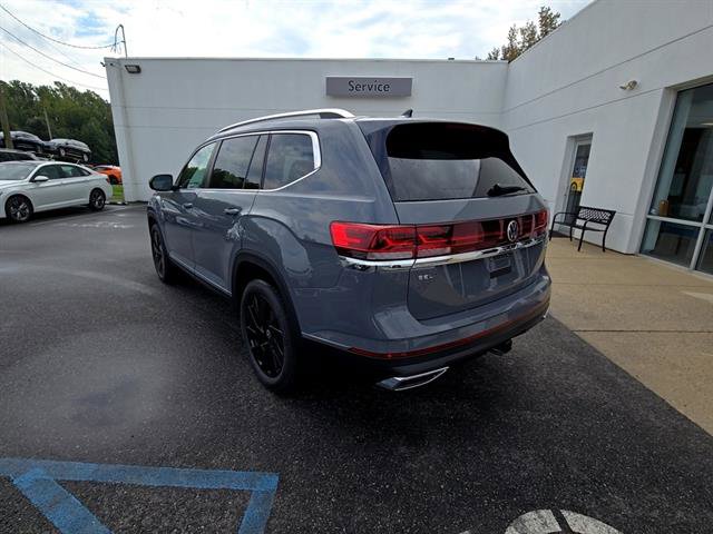 New 2025 Volkswagen Atlas SEL image 2