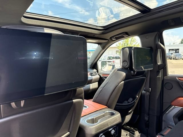 Used 2023 GMC Yukon Denali Ultimate AWD/4WD image 17