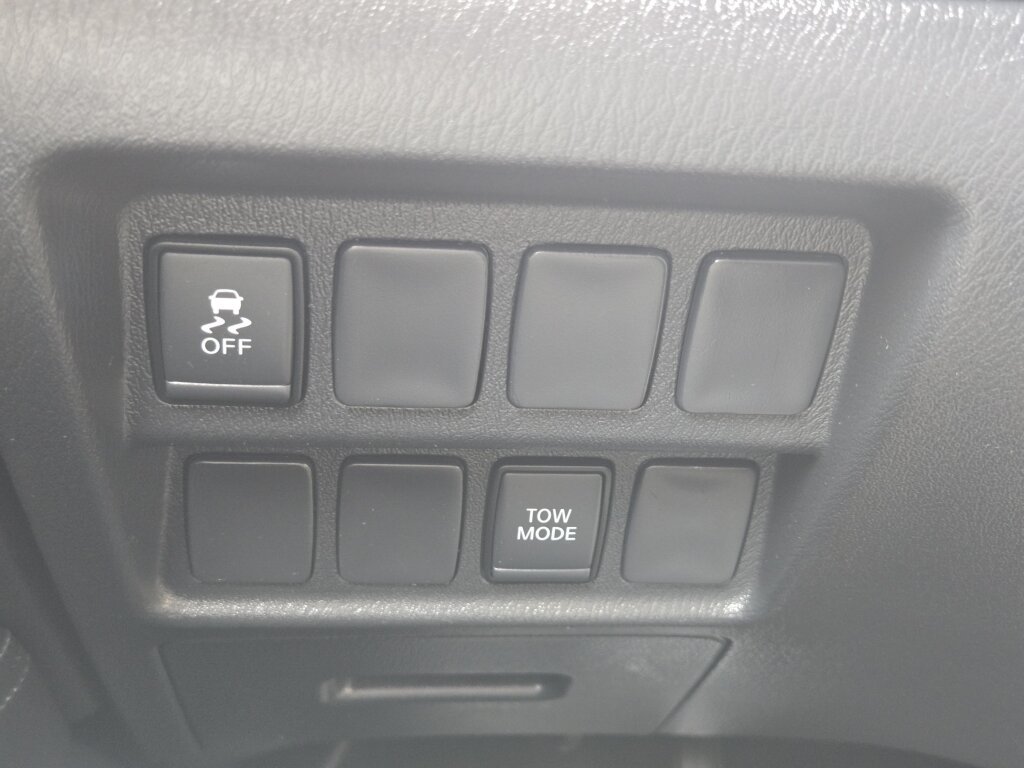 Used 2018 Nissan Pathfinder SV w/ Cargo Package AWD/4WD image 17