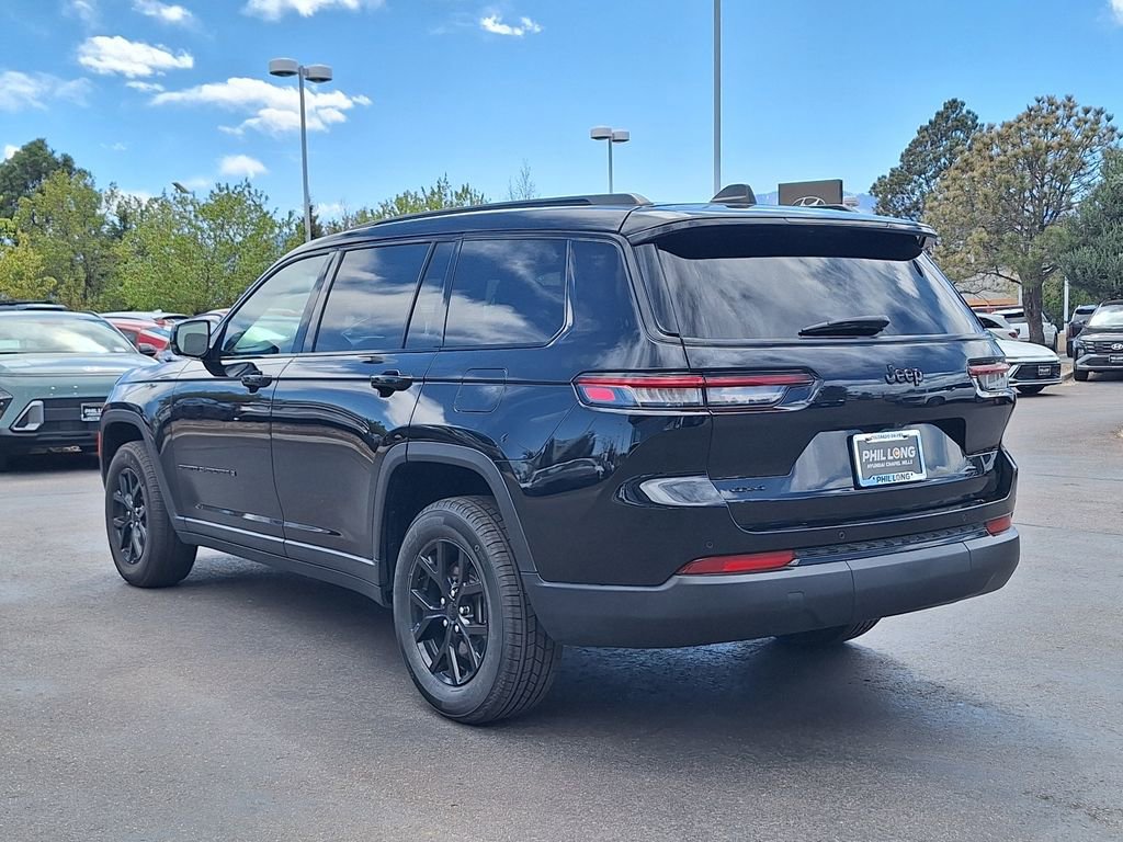 Used 2024 Jeep Grand Cherokee L Laredo AWD/4WD image 5