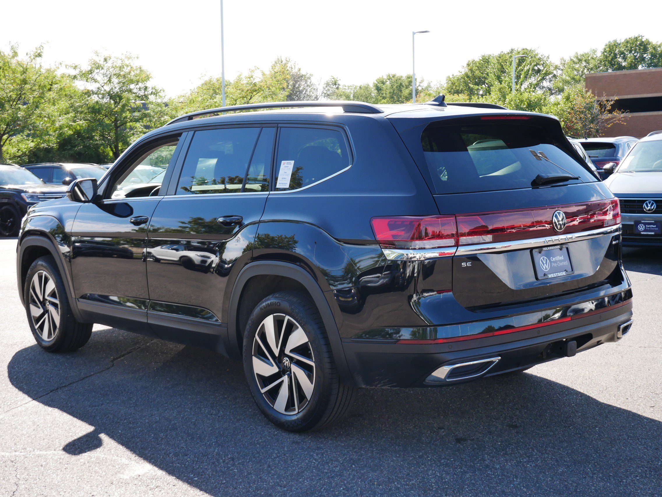 Certified 2024 Volkswagen Atlas SE AWD/4WD image 9