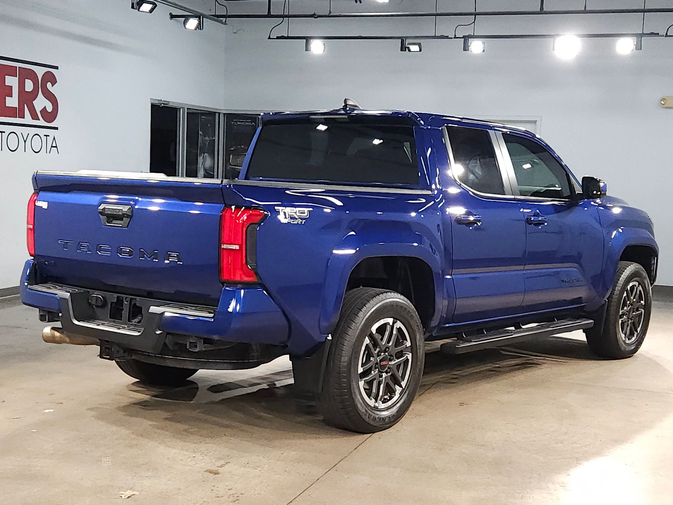 Used 2024 Toyota Tacoma TRD Sport image 7