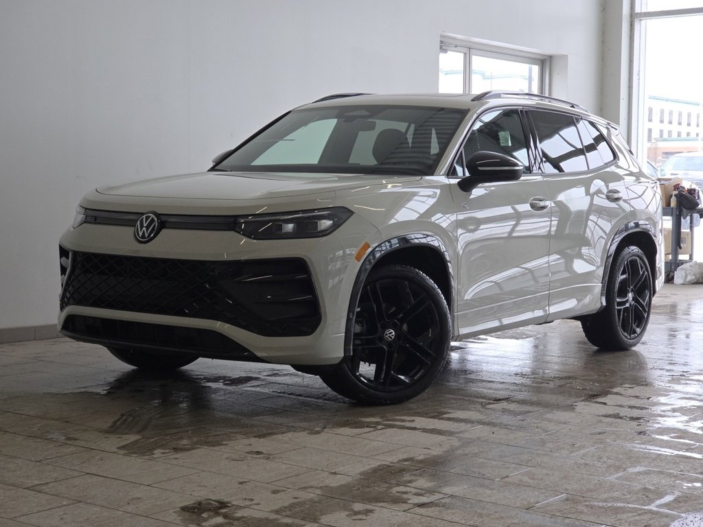 New 2026 Volkswagen Tiguan SE R-Line image 2