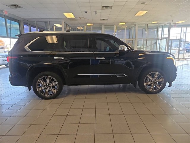 Used 2025 Toyota Sequoia Capstone image 9