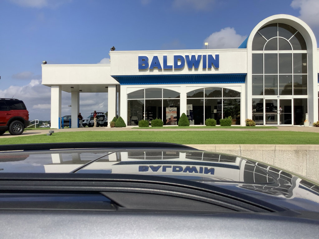 Used 2022 Ford Explorer XLT w/ Equipment Group 202A image 9