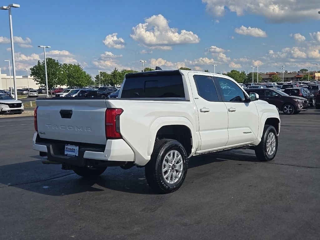 Used 2026 Toyota Tacoma SR5 AWD/4WD image 12