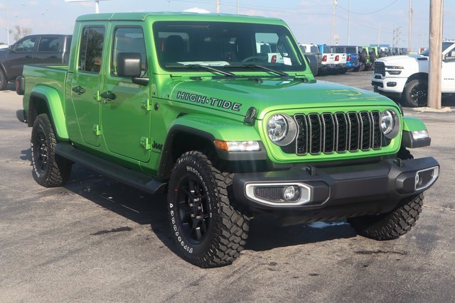New 2025 Jeep Gladiator Sport image 2