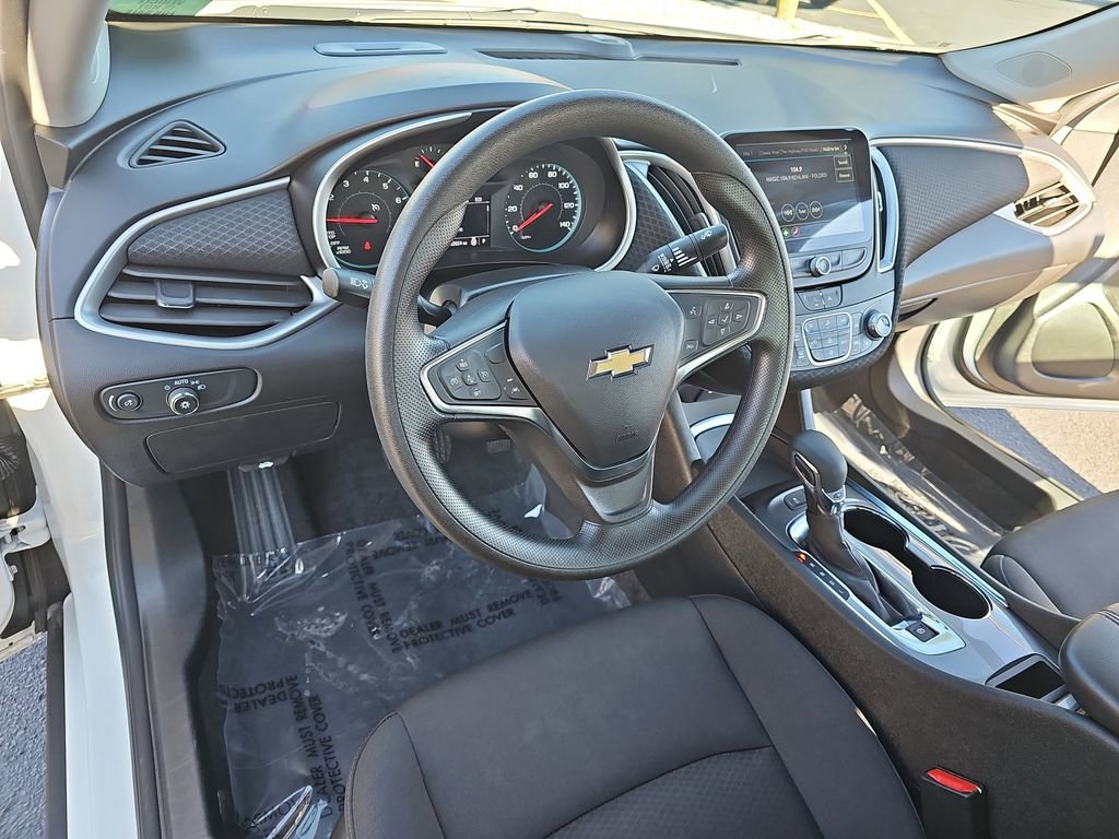 Used 2025 Chevrolet Malibu LT image 15
