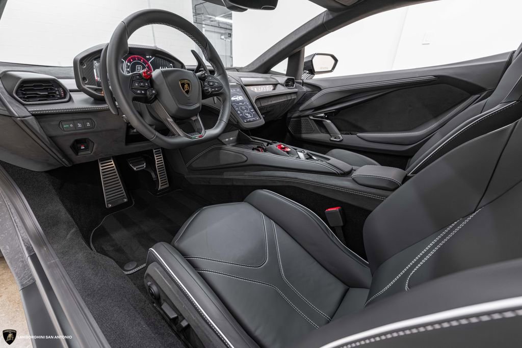 Used 2026 Lamborghini Revuelto AWD/4WD image 35