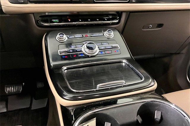 Used 2021 Lincoln Nautilus Reserve w/ Equipment Group 201A image 9