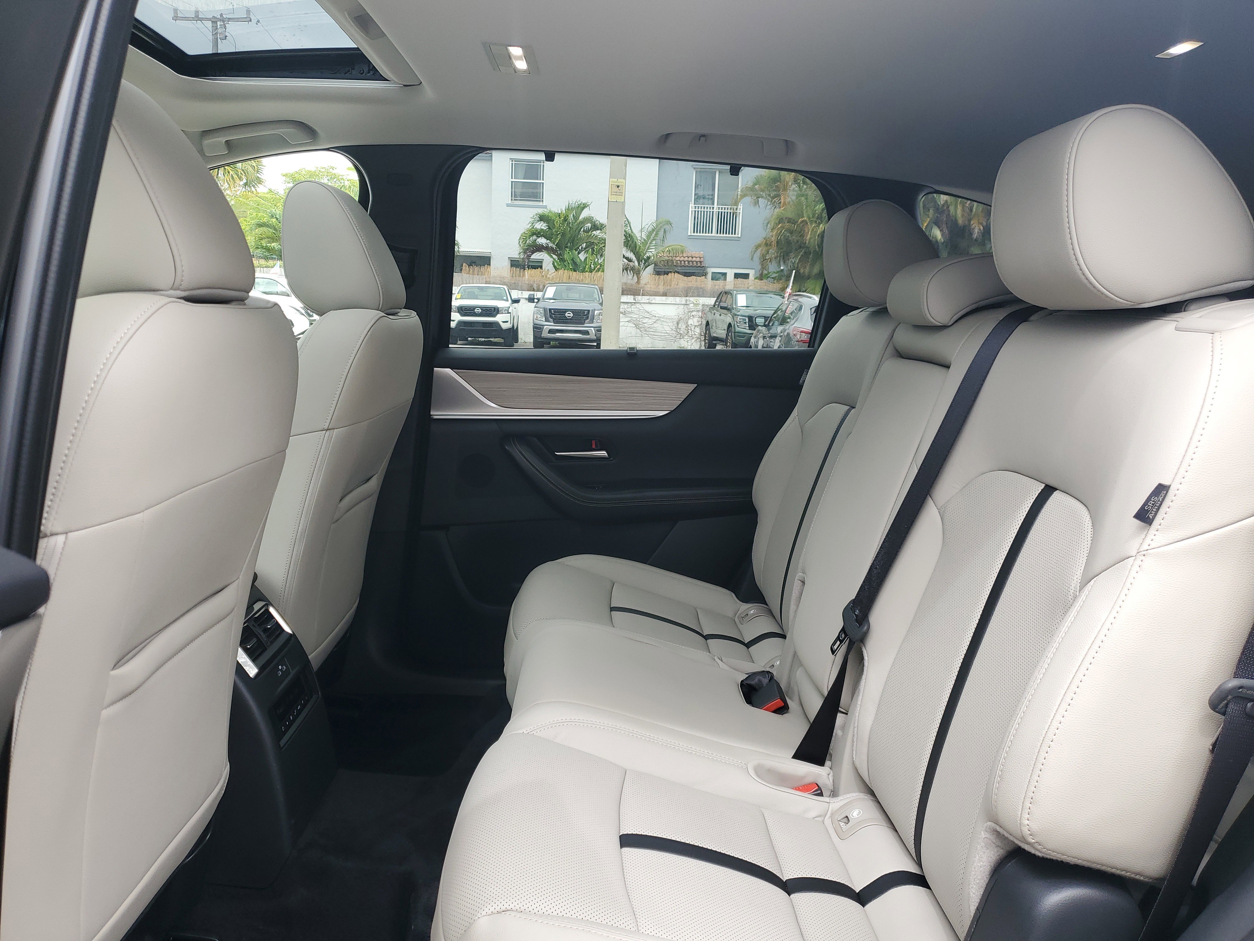 Used 2024 MAZDA CX-90 3.3 Turbo w/ Preferred Package image 12