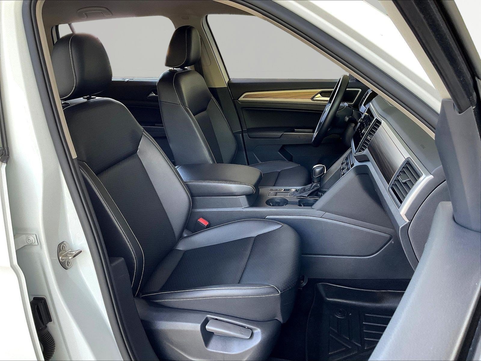 Used 2021 Volkswagen Atlas SE w/ Towing Package FWD image 30