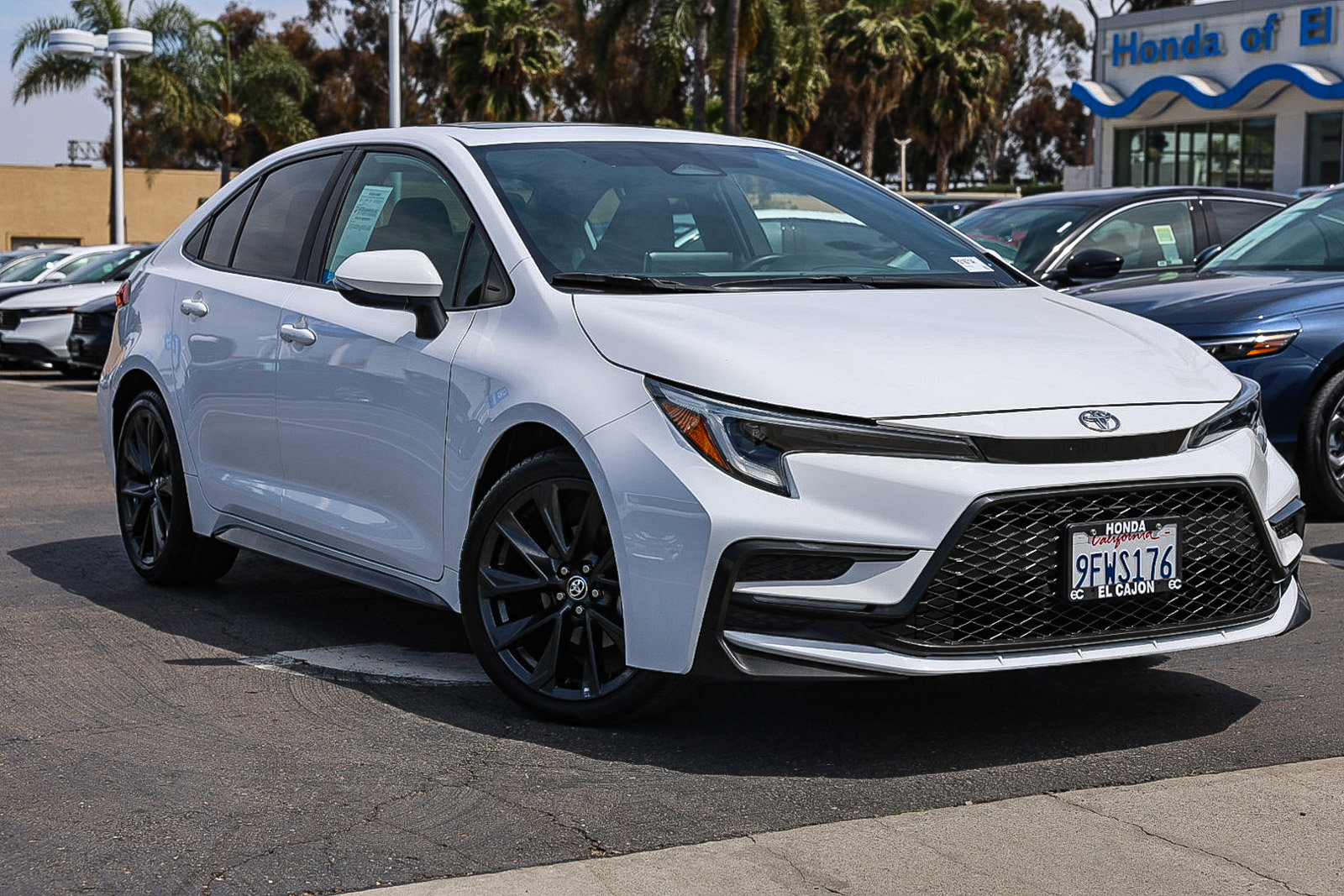 Used 2023 Toyota Corolla SE w/ SE Premium Package FWD image 1