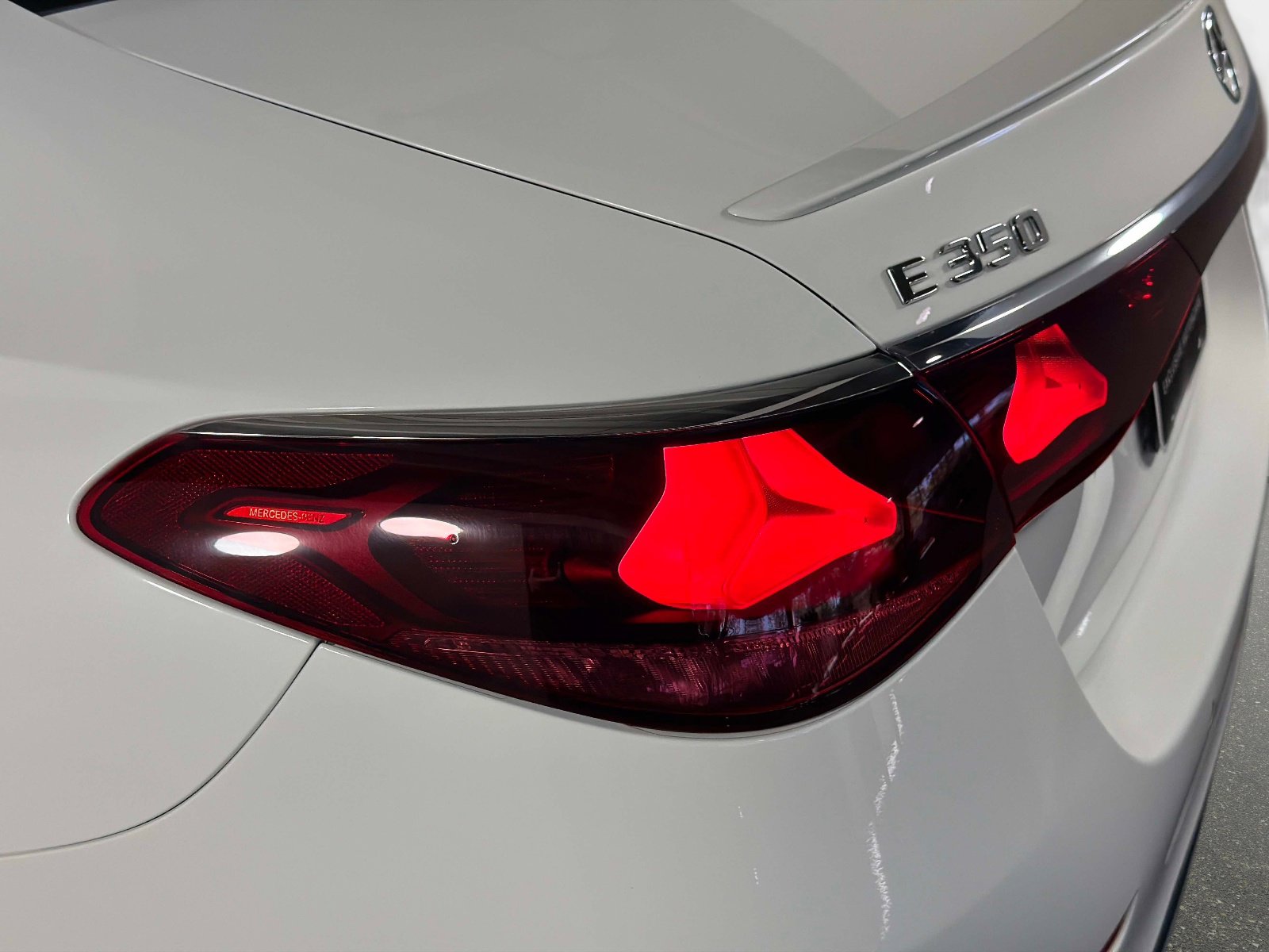 Used 2025 Mercedes-Benz E 350 Sedan image 16