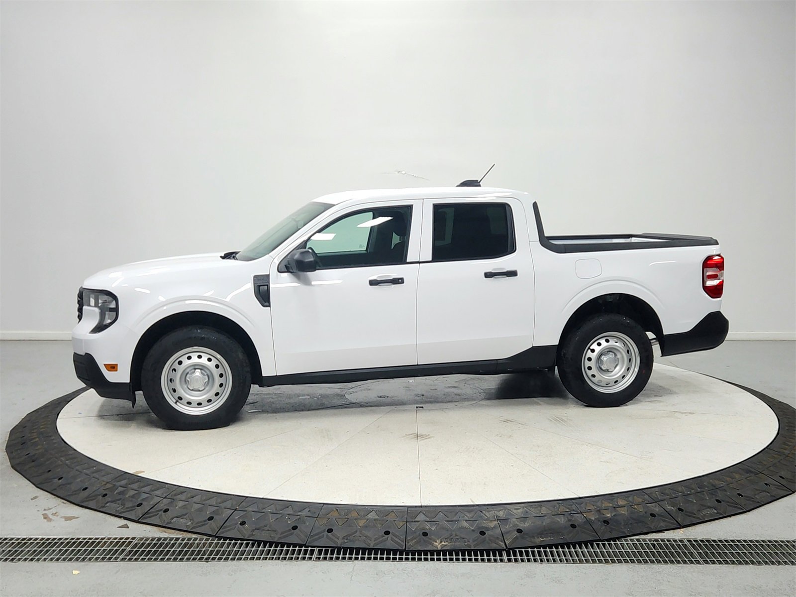 New 2025 Ford Maverick XL w/ Equipment Group 101A image 4