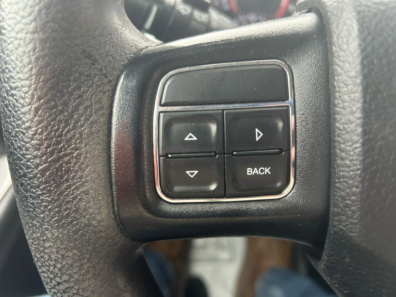 Used 2018 Dodge Journey SE image 18