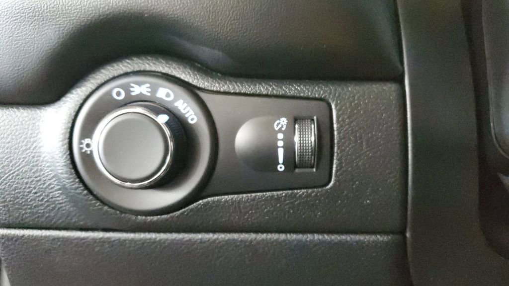 Used 2025 Dodge Durango GT w/ Blacktop Package image 25