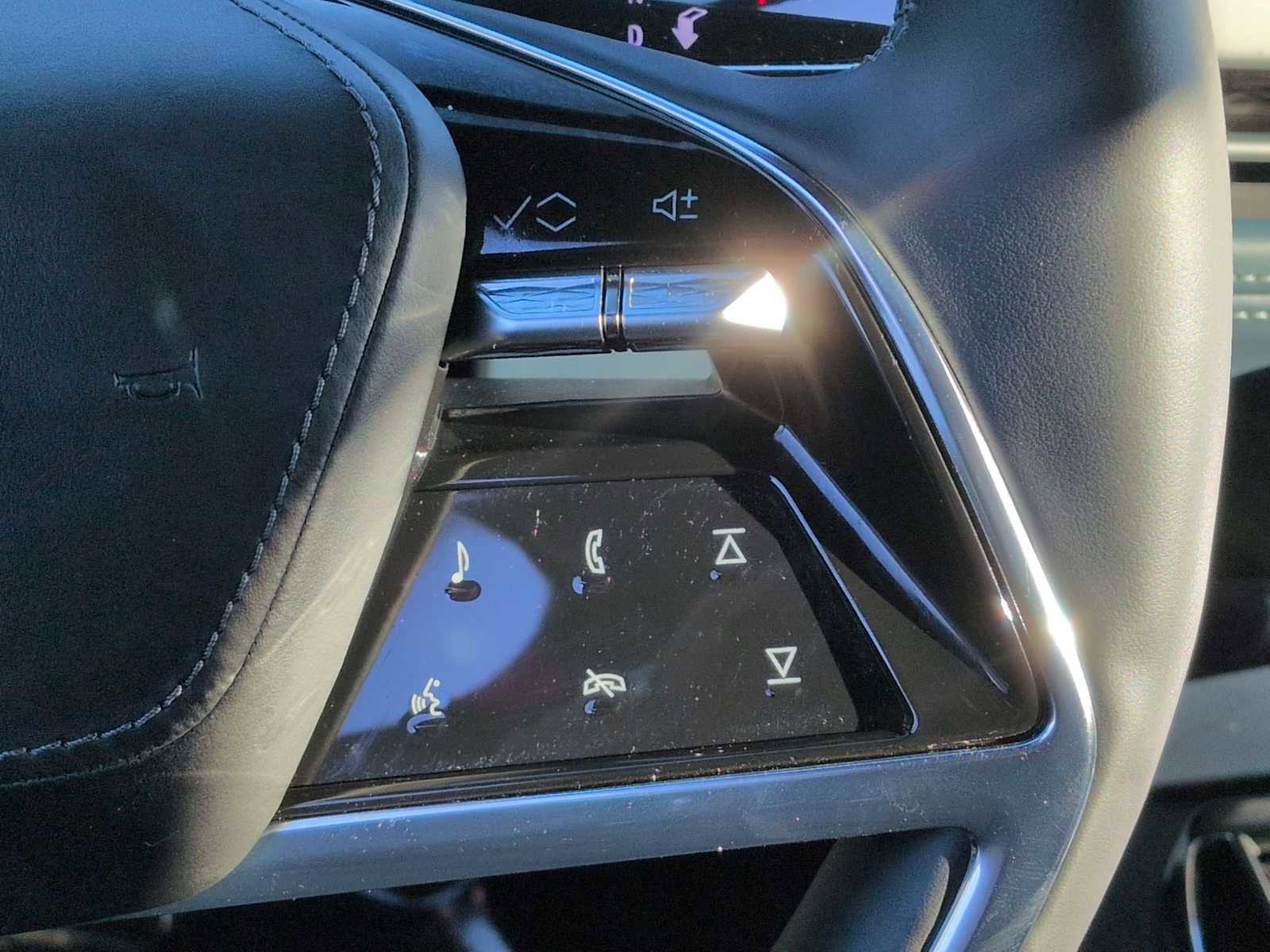 Used 2025 Cadillac Escalade IQ Luxury 2 image 26