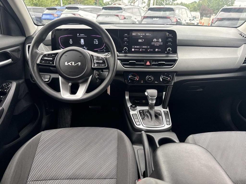 Used 2024 Kia Seltos LX AWD/4WD image 14