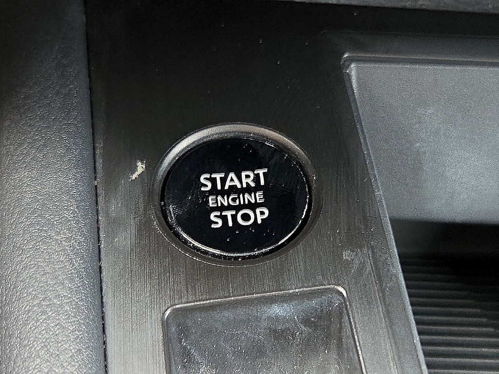 Used 2025 Nissan Kicks S FWD image 18