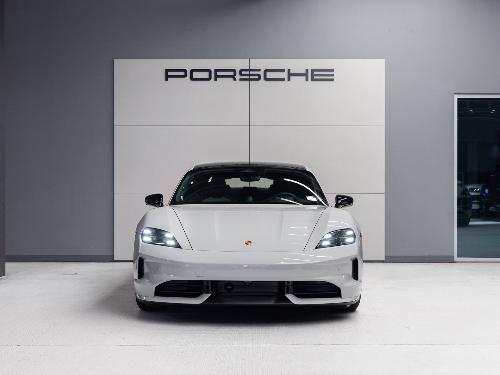 Certified 2026 Porsche Taycan AWD/4WD image 10