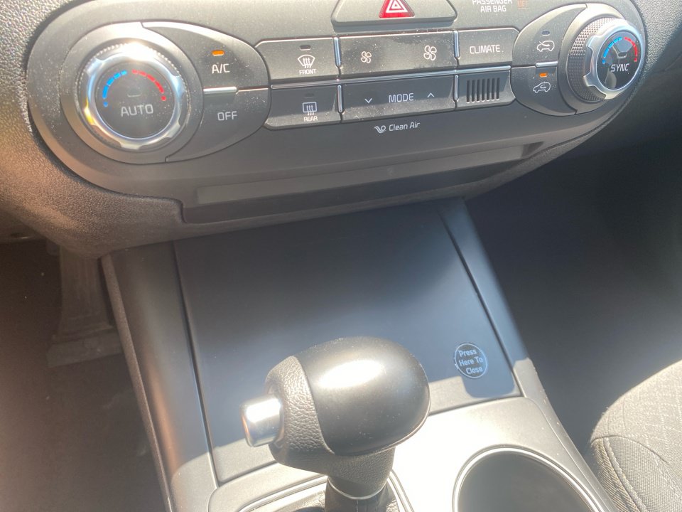 Used 2018 Kia Sorento FWD image 22