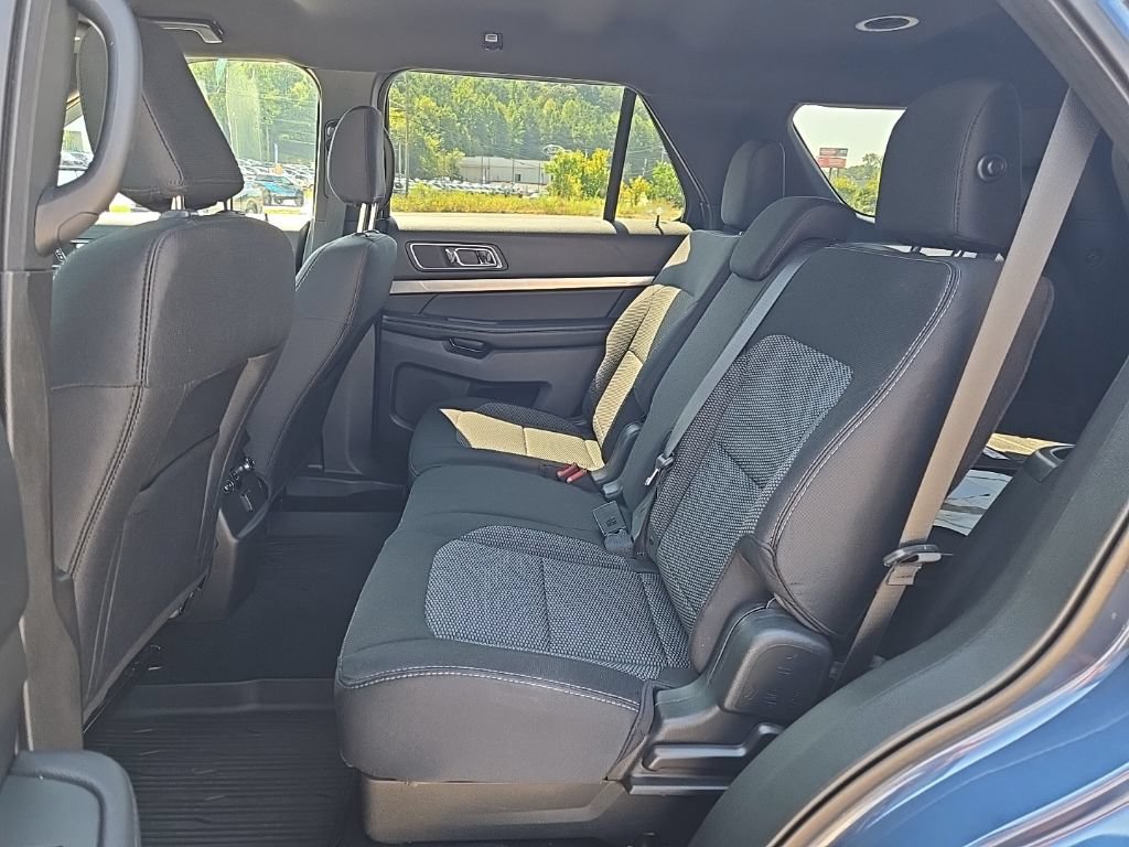 Used 2019 Ford Explorer XLT FWD image 17