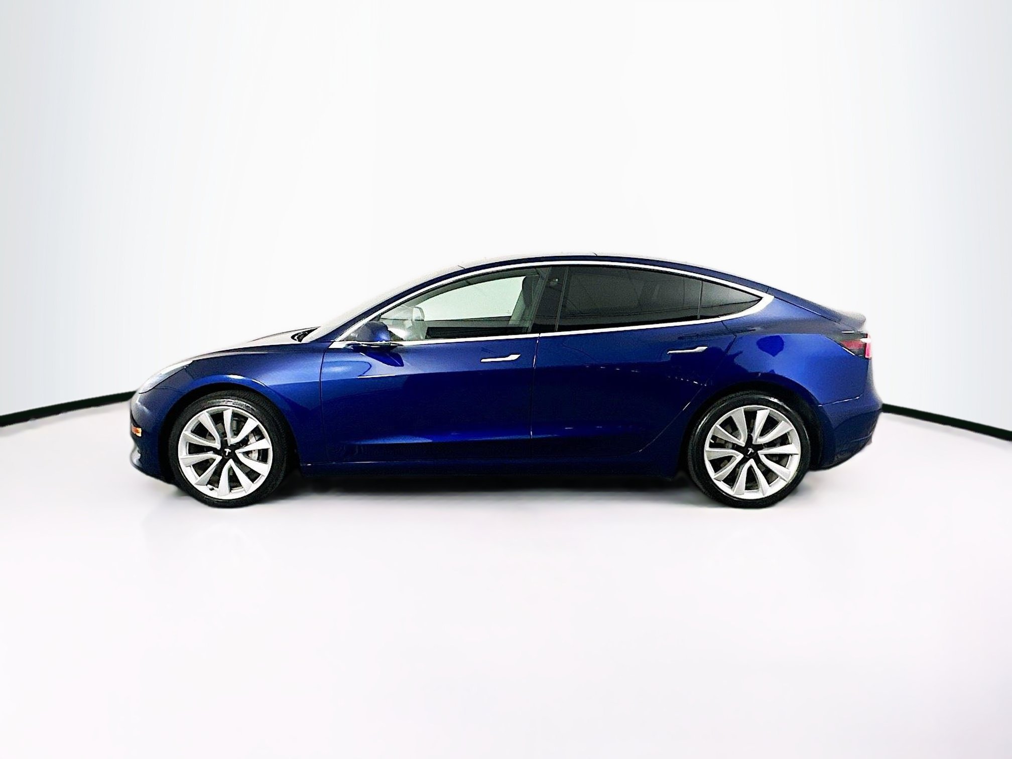 Used 2019 Tesla Model 3 Long Range AWD/4WD image 4