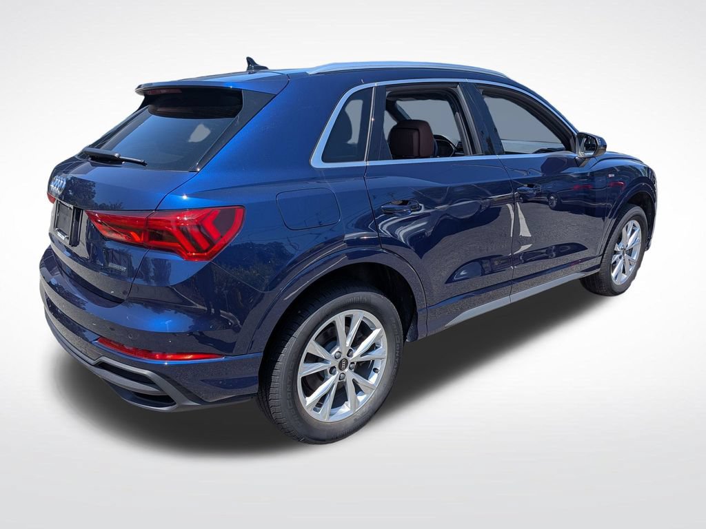 Used 2023 Audi Q3 2.0T Premium w/ Convenience Package AWD/4WD image 3