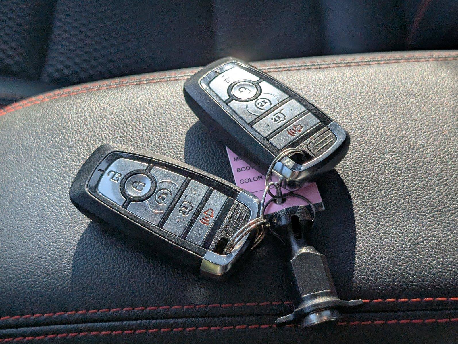 Used 2024 Ford Escape ST-Line w/ Cold Weather Package FWD image 15