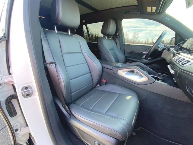 Used 2025 Mercedes-Benz GLS 450 4MATIC image 29