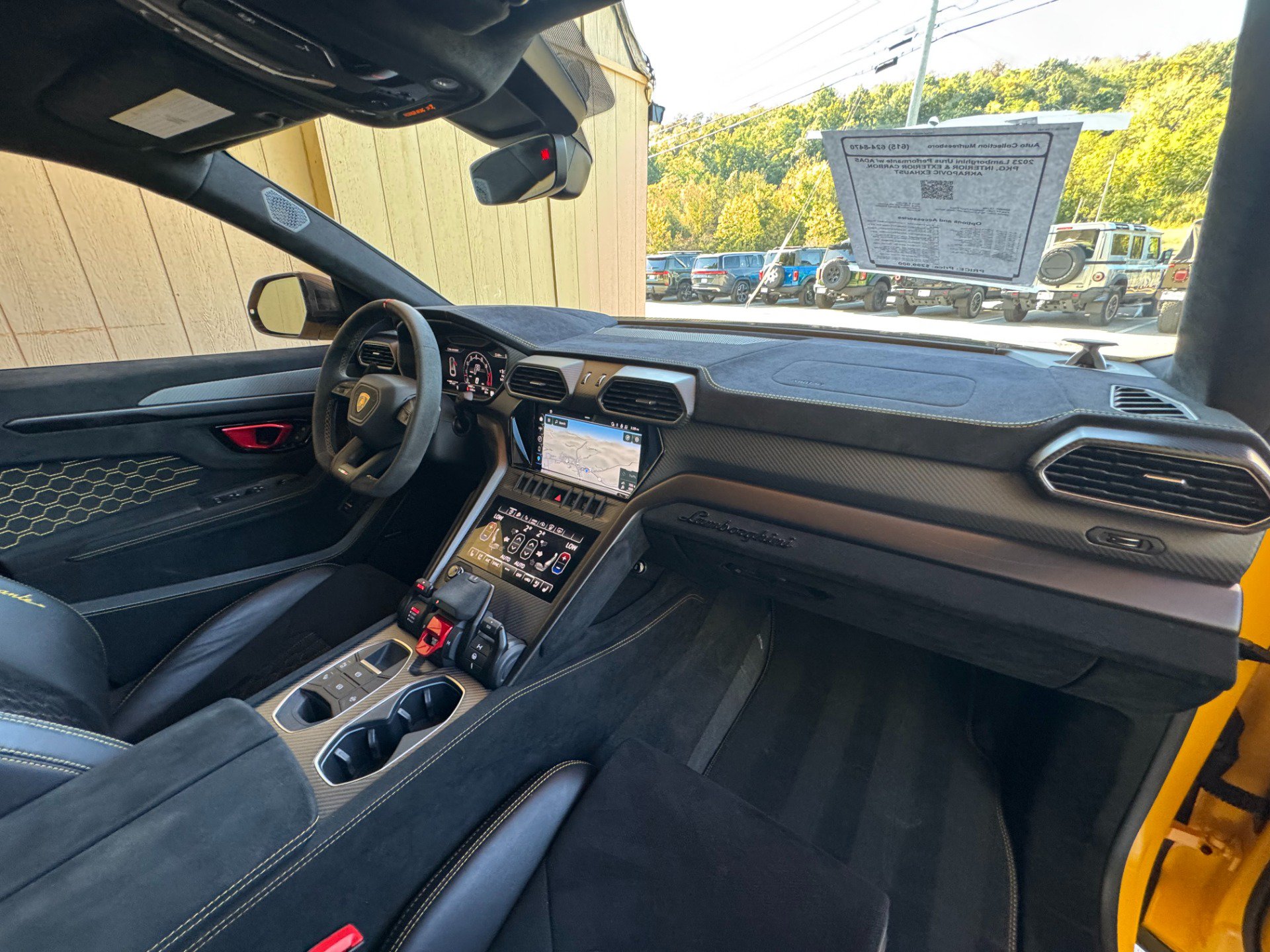 Used 2023 Lamborghini Urus Performante AWD/4WD image 24