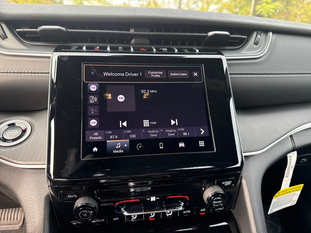 New 2025 Jeep Grand Cherokee Laredo X w/ Trailer Tow Package image 19