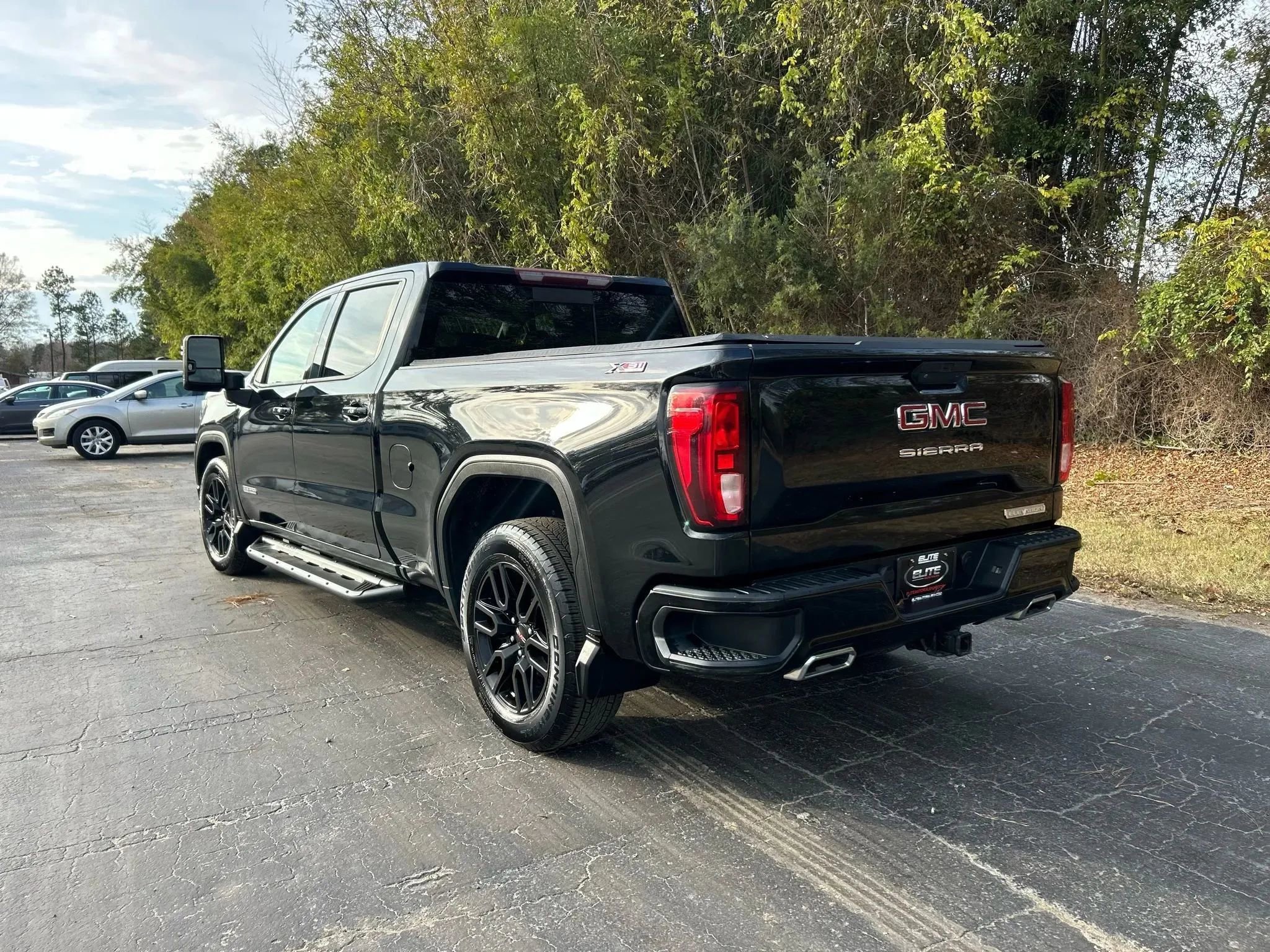 Used 2020 GMC Sierra 1500 Elevation w/ Elevation Value Package image 10