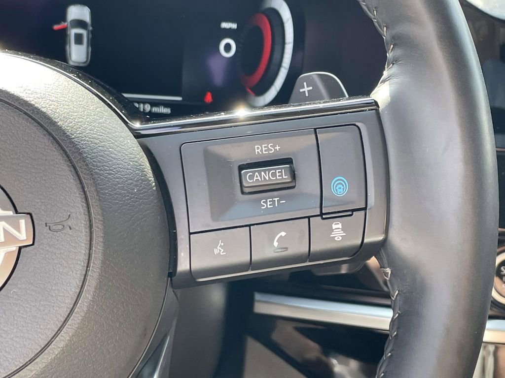 Used 2024 Nissan Pathfinder Platinum AWD/4WD image 23