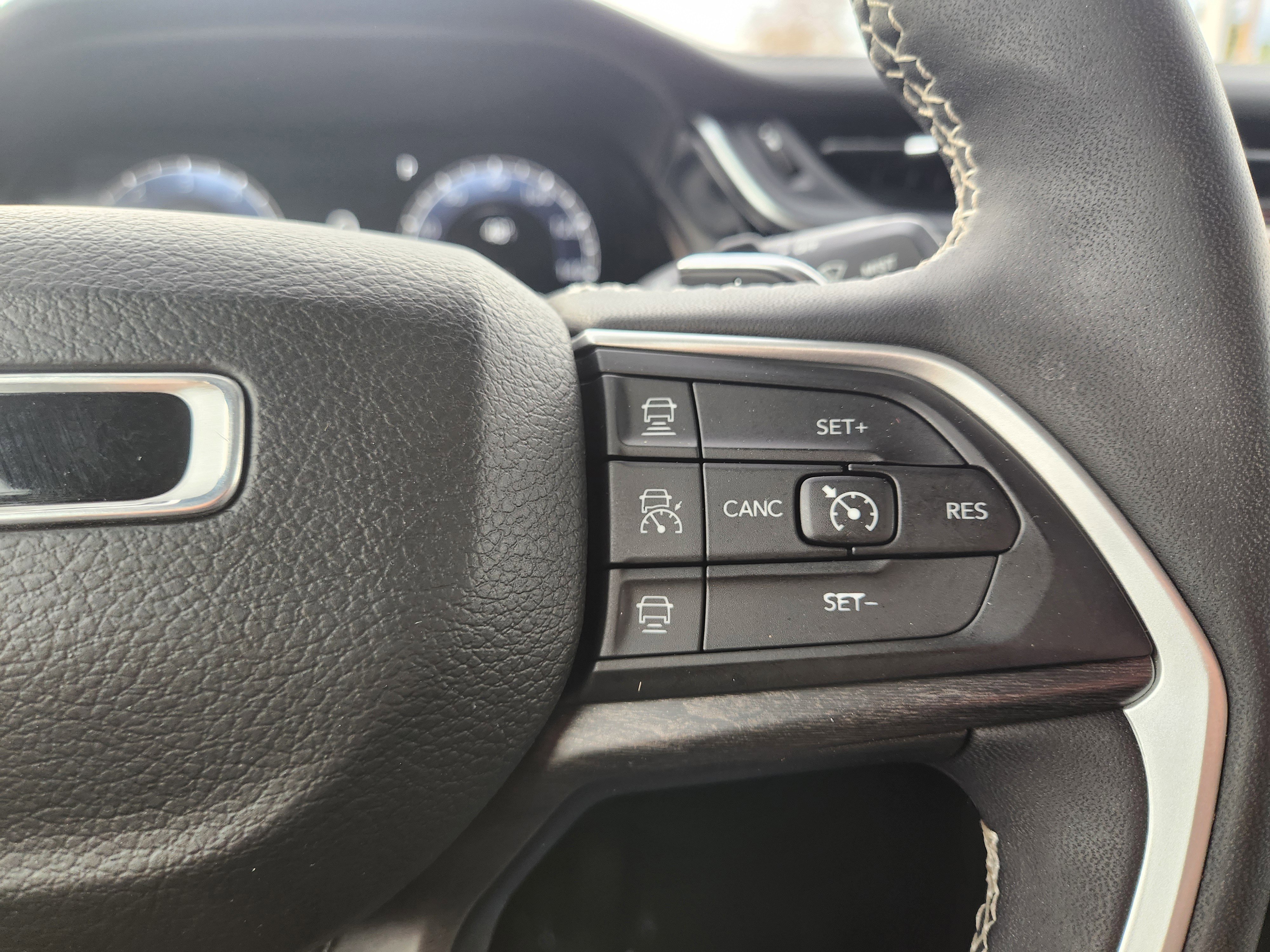 Used 2023 Jeep Grand Cherokee Limited w/ Trailer Tow Prep Group (B) image 28