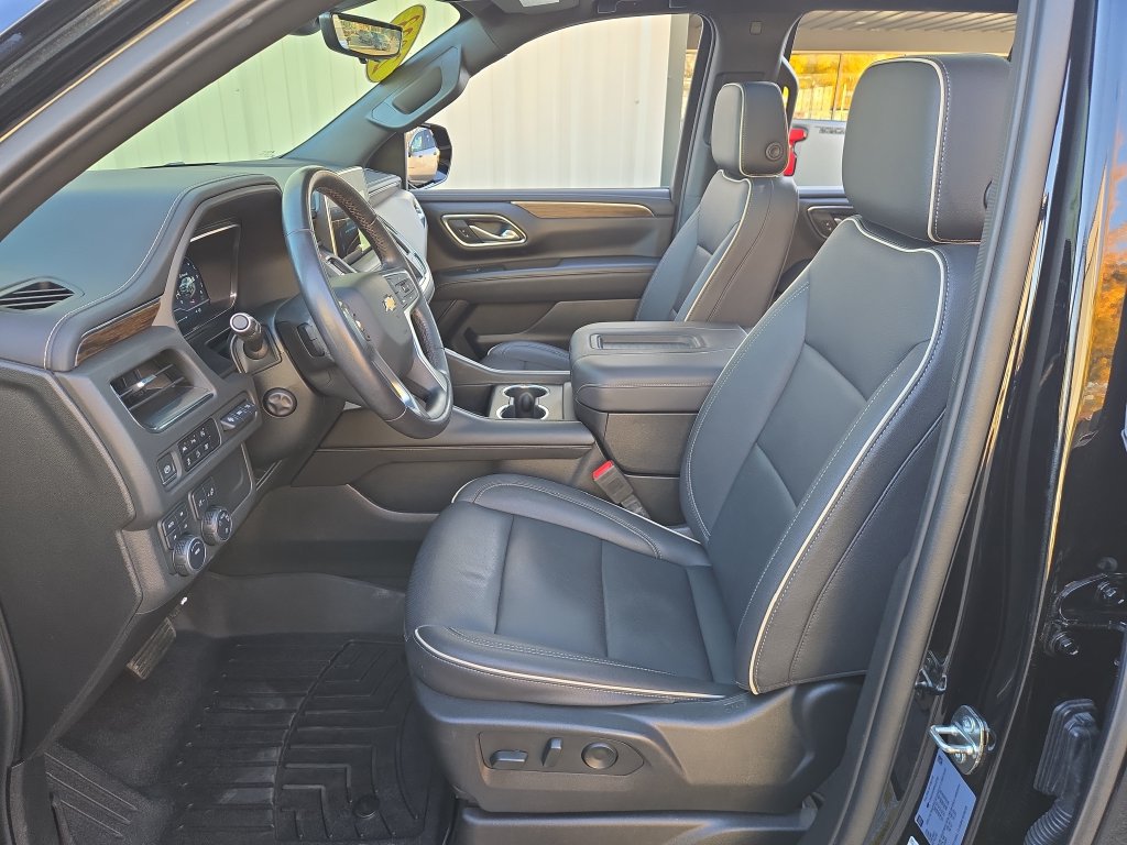 Used 2023 Chevrolet Tahoe Premier AWD/4WD image 14